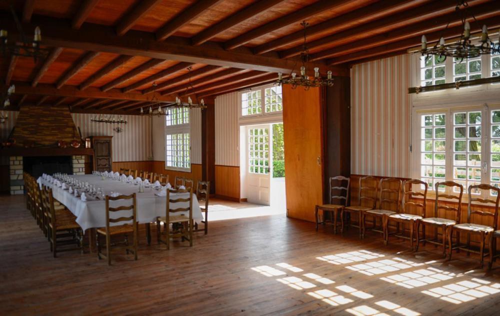 Logis Hotel Restaurant De La Poste Le Mêle-sur-Sarthe Eksteriør billede