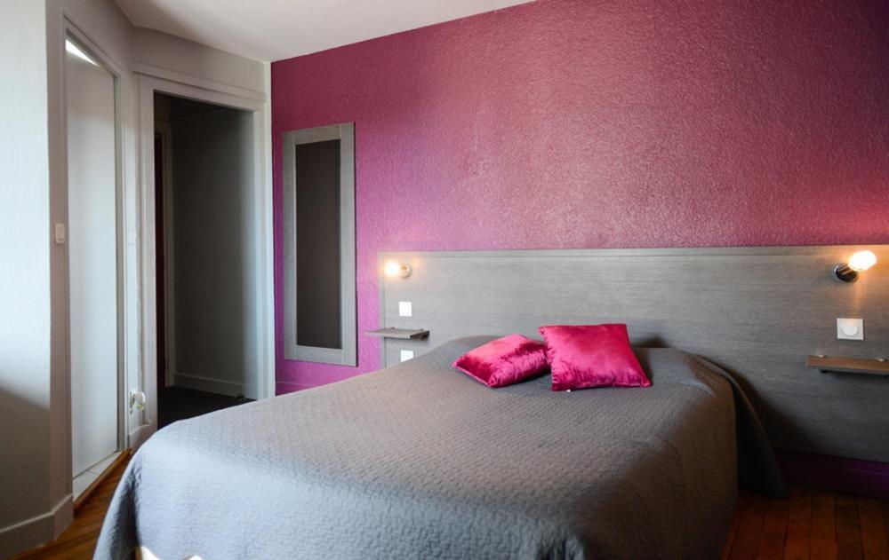 Logis Hotel Restaurant De La Poste Le Mêle-sur-Sarthe Eksteriør billede