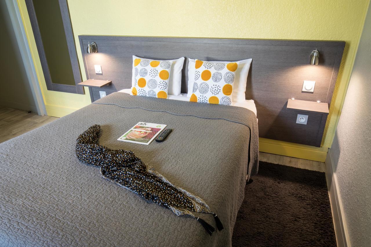 Logis Hotel Restaurant De La Poste Le Mêle-sur-Sarthe Eksteriør billede