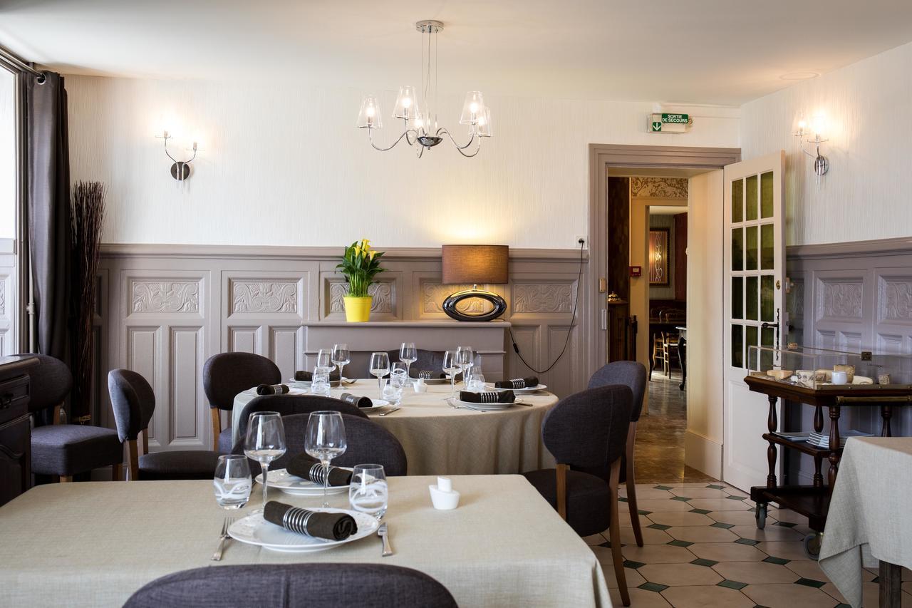 Logis Hotel Restaurant De La Poste Le Mêle-sur-Sarthe Eksteriør billede