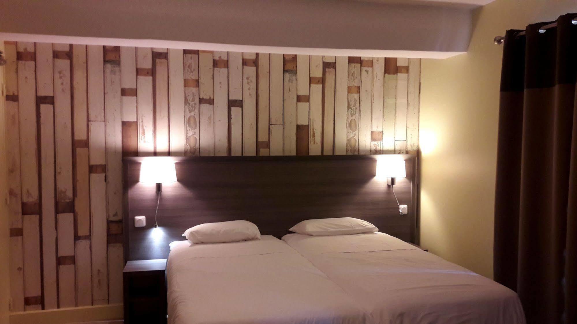 Logis Hotel Restaurant De La Poste Le Mêle-sur-Sarthe Eksteriør billede
