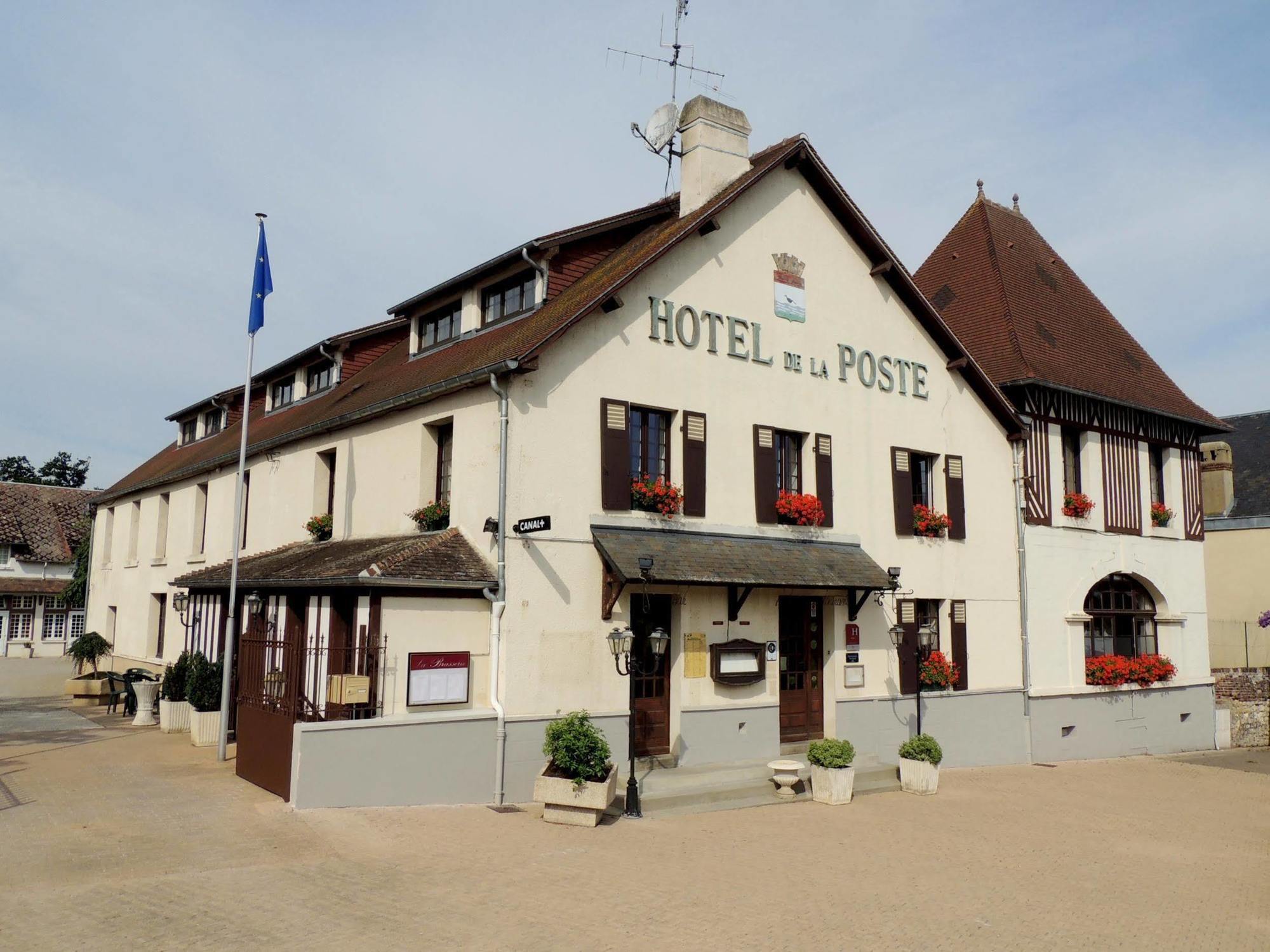 Logis Hotel Restaurant De La Poste Le Mêle-sur-Sarthe Eksteriør billede