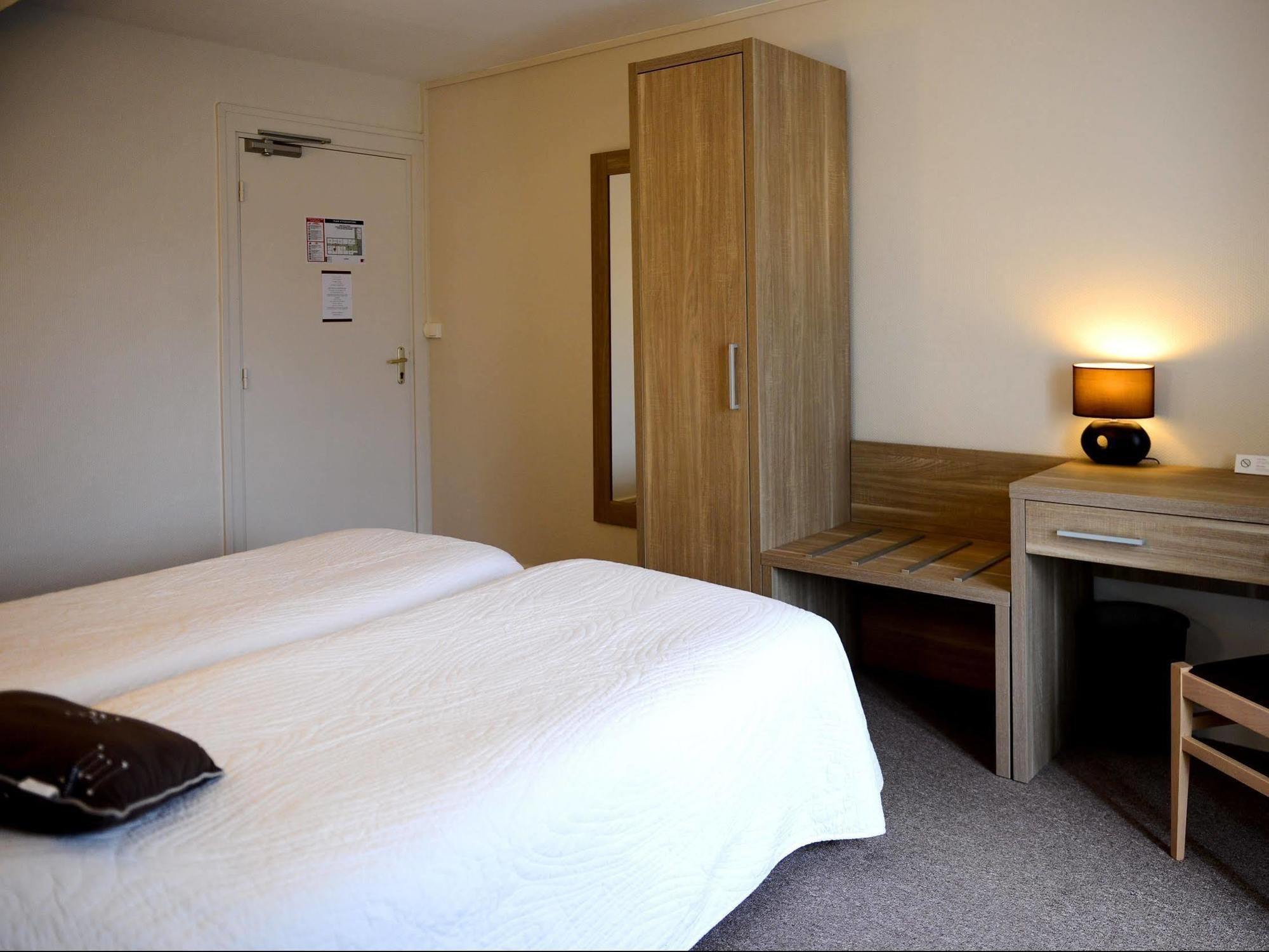 Logis Hotel Restaurant De La Poste Le Mêle-sur-Sarthe Eksteriør billede