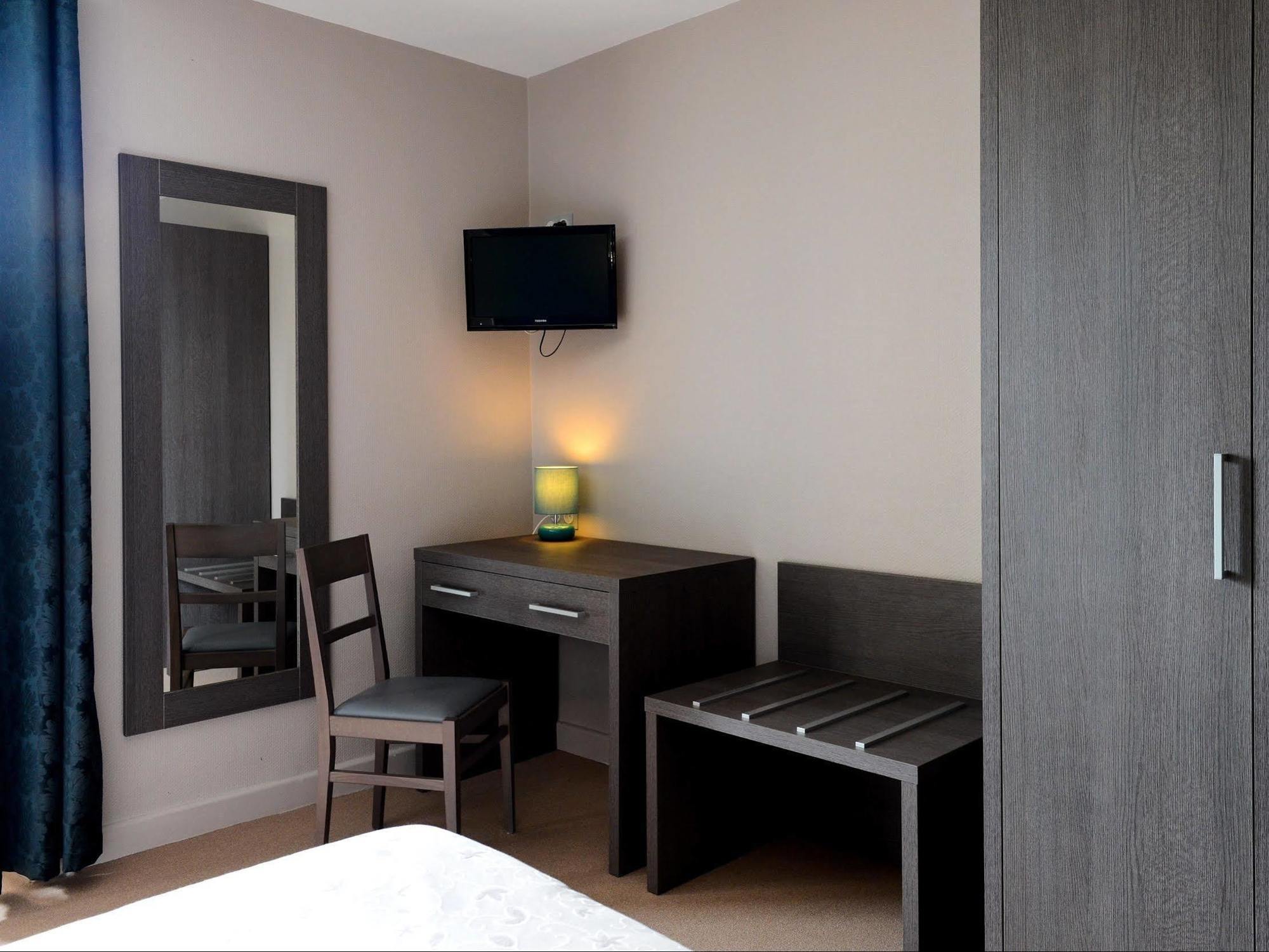 Logis Hotel Restaurant De La Poste Le Mêle-sur-Sarthe Eksteriør billede