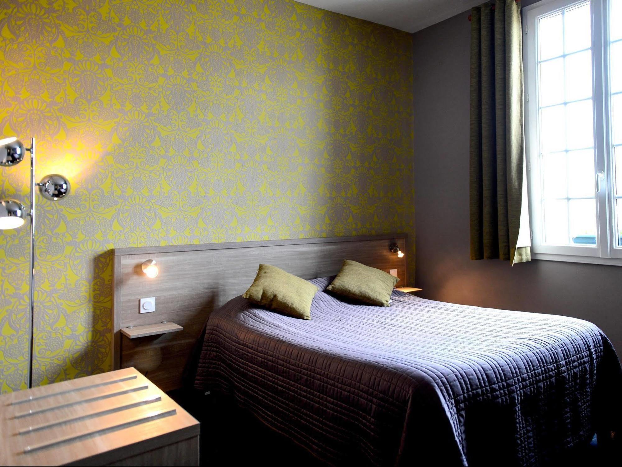 Logis Hotel Restaurant De La Poste Le Mêle-sur-Sarthe Eksteriør billede